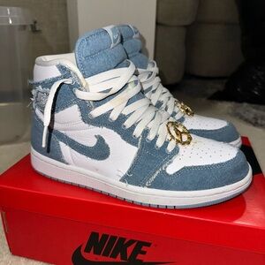 Woman’s Air Jordan 1 Retro High OG